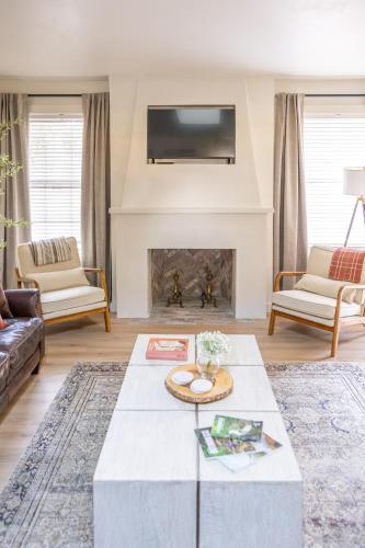 The Cozy Switchback Entire Home with Biking and Trails Steps Away Near Downtown includes Hot Tub