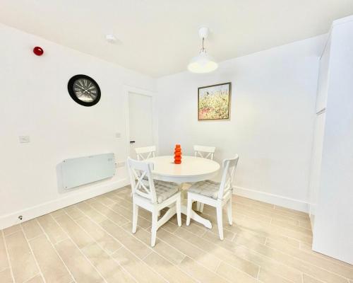 Bright & stylish short term rentals, Thomastown (foto 8)