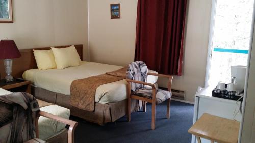 Apple Tree Inn in เรเดียมฮอตสปริง (บริติชโคลัมเบีย)