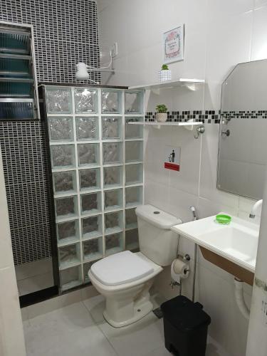 Quarto Privado Cama Casal e Individuais Apto in Ilha do Governador