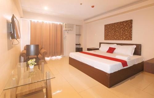 RedDoorz at Regina Hometel J Victor, Manila