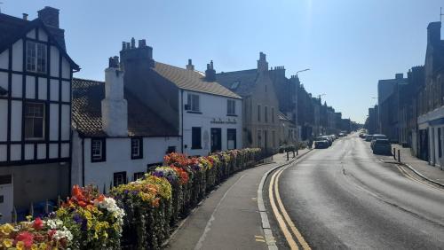 Seaside home, three bedrooms, 40 mins Edinburgh in Кінгхорн