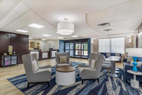 Comfort Inn Oak Ridge - image 12