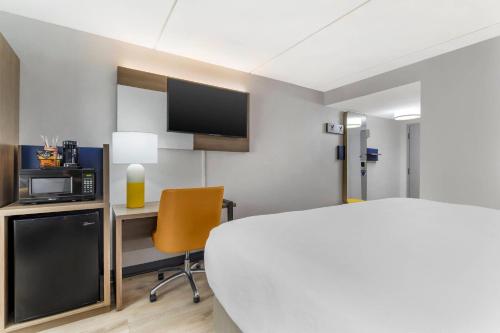 Comfort Inn Oak Ridge - image 10