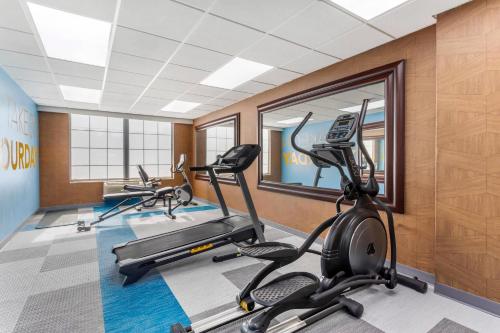 Comfort Inn Oak Ridge - image 4