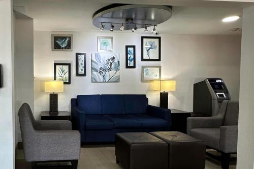 Comfort Inn Dallas Park Central - image 12