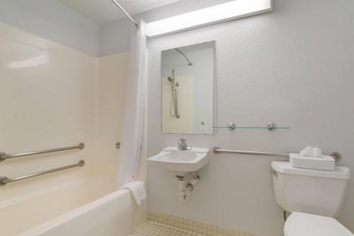 MainStay Suites Raleigh - Cary - image 14