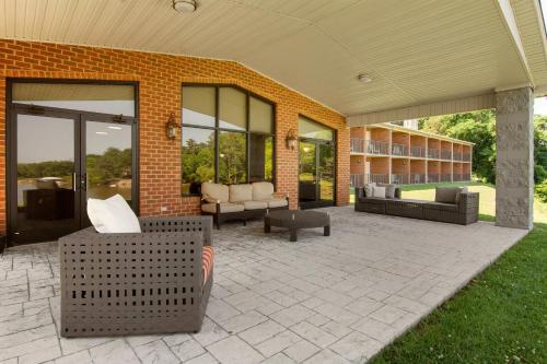 Buggs Island Inn - South Boston East - image 2