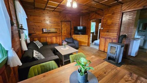 Chata Na Břehu (Chata Na Brehu) in ปาสตวินี