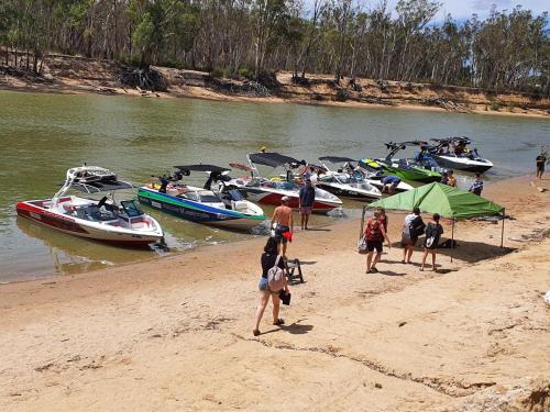 Riverfront Escape - Pool Fun and Space for Everyone, Moama (foto 10)