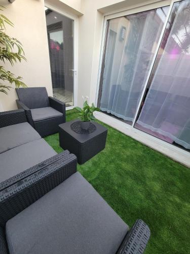 Studio elegant l'orchidee Jacuzzi en interieur toute l'annee in Fontcaude