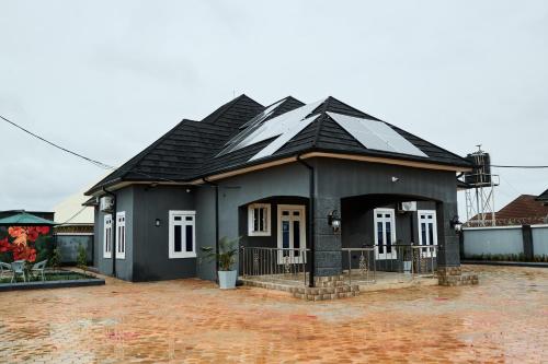 Ay crib in คาดูนา
