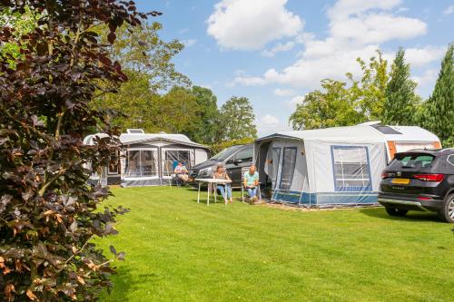 Ruime caravan op gezellige minicamping in Lichtenvoorde