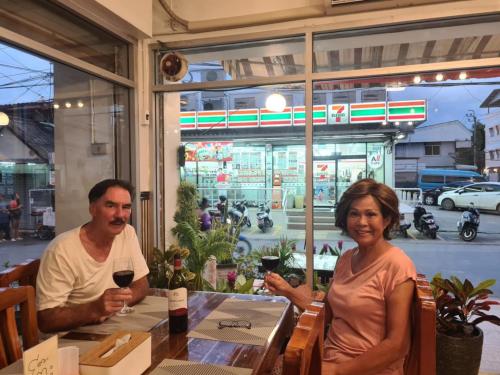 Roong-Arun Apartment - 레스토랑