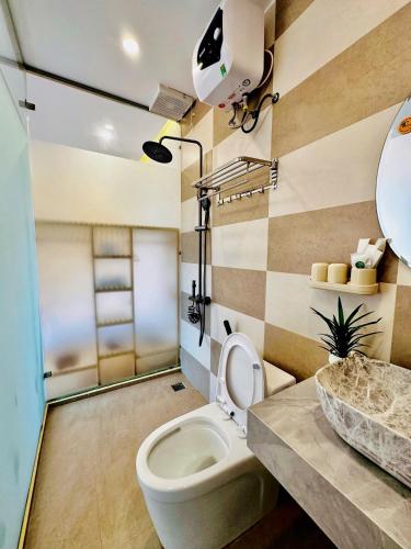 room detail thumbnail 2