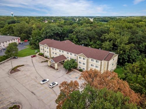 Comfort Inn & Suites East Moline near I-80 in East Moline, USA