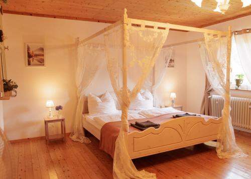 Ferienwohnung im Landhausstil in Winkel (Eifel)