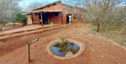 Weavers Nest, Nyika Eco Cottages in Tsavo