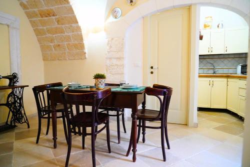 Kitchen, Casa Giardino - RELAX, VISTA, MAGIA nel CUORE BIANCO di OSTUNI in Centro Storico