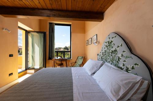 Palazzo Previtera Rooms and Restaurant