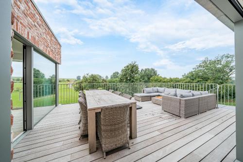 Erkély/terasz, Maison MadArt surround yourself in nature in Bievre