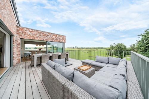 Erkély/terasz, Maison MadArt surround yourself in nature in Bievre