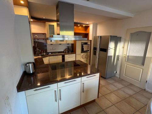 Ferienhaus am Rhein mit Whirlpool und Sauna in Voerde