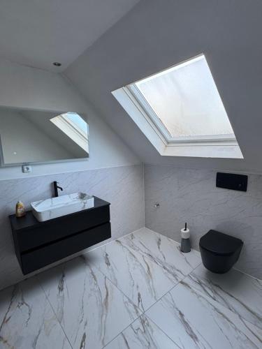 Ferienhaus am Rhein mit Whirlpool und Sauna in Voerde