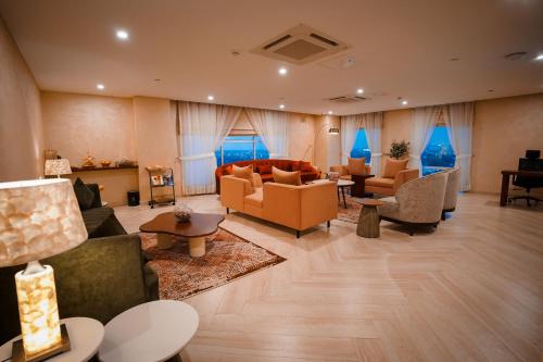 나인 트리 럭셔리 호텔 앤 스위트 라호르 (Nine Tree Luxury Hotel & Suites Lahore) in 라호르