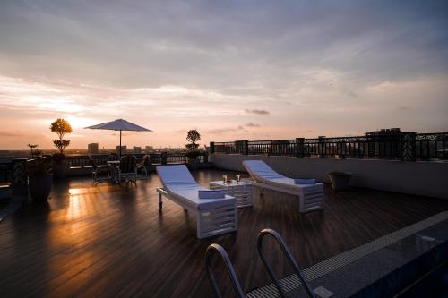 수영장, 나인 트리 럭셔리 호텔 앤 스위트 라호르 (Nine Tree Luxury Hotel & Suites Lahore) in 라호르