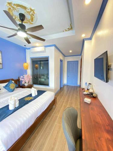 room detail thumbnail 0