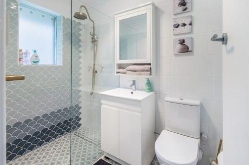 Yarralumla Apartment Stay Queen Bed and Sofa Bed Free Parking in Yarralumla