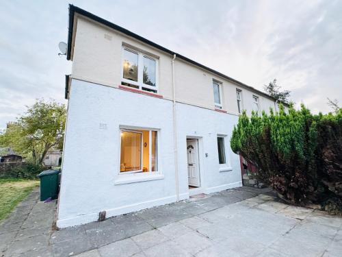 Exterior view, Murrayfield Maindoor flat with Free parking and Great Public transports Link in Murrayfield