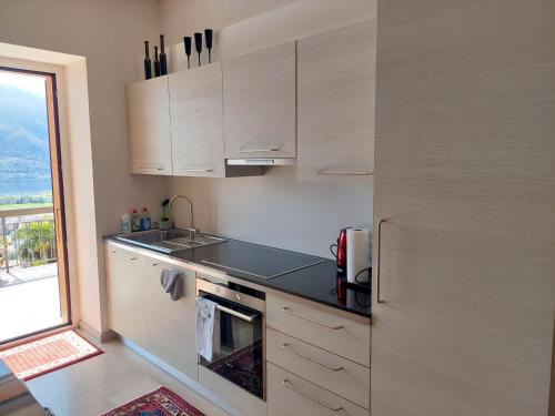 Villa Ida, 1 Stock by HolAp SA in Monti Trinita