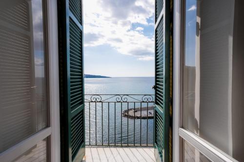 Erkély/terasz, Dipintoditurchese, appartamento sul mare di Sorrento in Meta