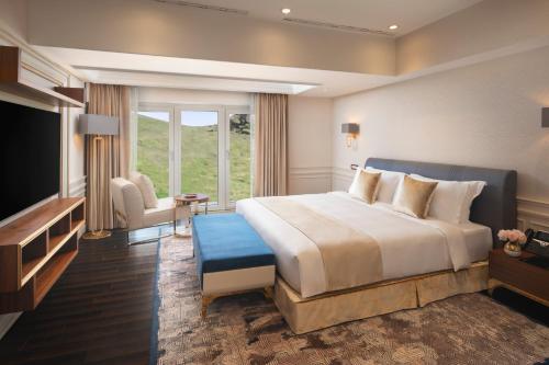 room detail thumbnail 1