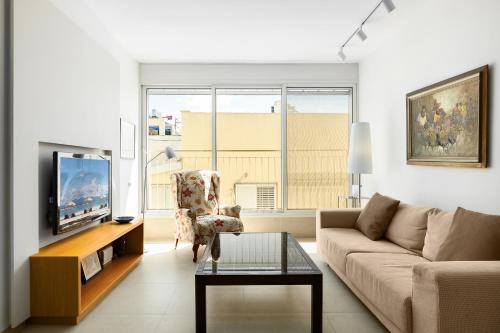 Chic Bright Urban Escape, Tel Aviv