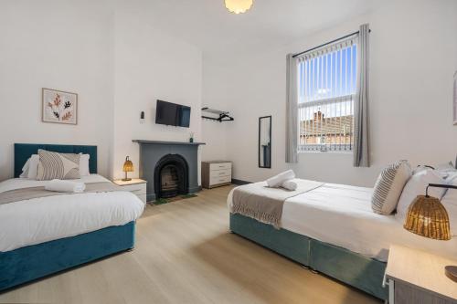 Onslow House - Air Host & Stay - 5 bed, Sleeps 14, Liverpool (photo 3)