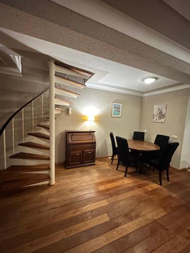 บริการและสิ่งอำนวยความสะดวก, Entire Villa, free breakfast, free parking in เวลโฮเวน