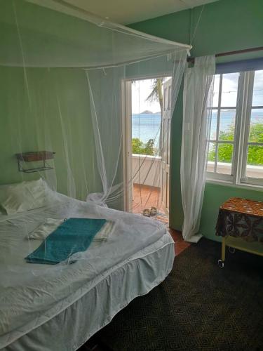 Green Roof Inn in St Georges Countryside