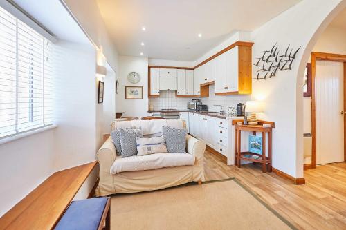 廚房, Host & Stay - Spinnaker in 察德