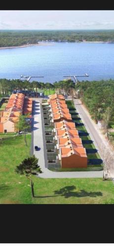 Biała Fala apartamenty nad jeziorem (Biala Fala apartamenty nad jeziorem) in Slawa
