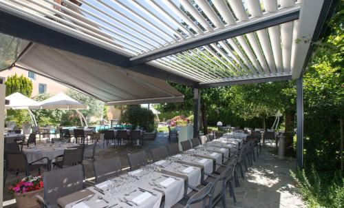 Nhà hàng, POMO Hotel & Restaurant in Echirolles