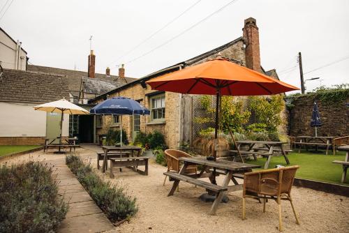 Exterior view, The Bull Hotel in Fairford