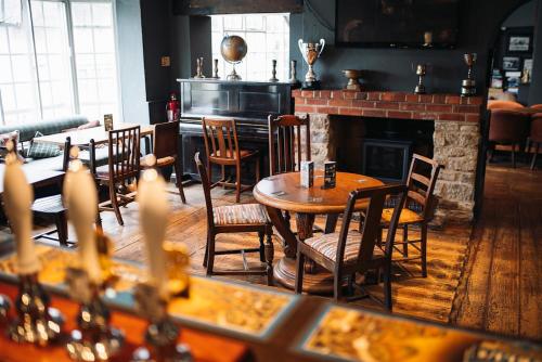 Pub/Lounge, The Rose & Crown, Ashbury in Ashbury