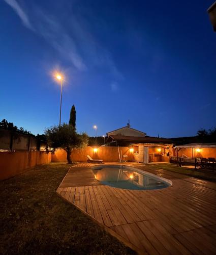 La maison de Claude avec terrasse et piscine gîte à louer Eurre