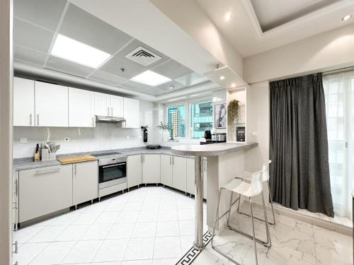 Stylish Marina 1BR High Floor Incredible Views, Дубай (фото 5)