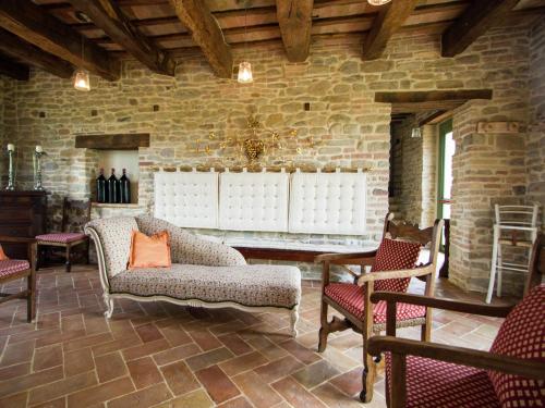  Villa w Wine Tours Near Beach in Barchi