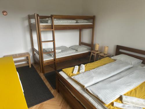Apartmán u starých rechlí (Apartman u starych rechli) in Lenora