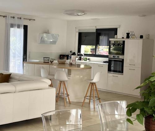 virtuve, Maison familiale avec piscine Lavillapalmyre in Albefeuille-Lagarde
